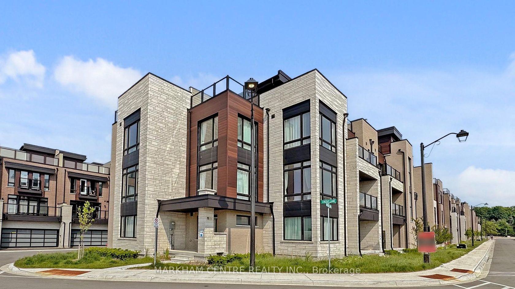 76 Ingersoll Lane, Jefferson, Richmond Hill photo number 2