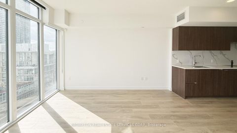 Photo 4 at 812 - 1 Concord CityPlace Way, Waterfront Communities C1, Toronto