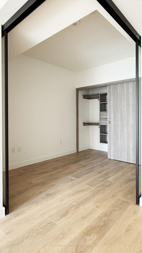 Photo 7 at 812 - 1 Concord CityPlace Way, Waterfront Communities C1, Toronto