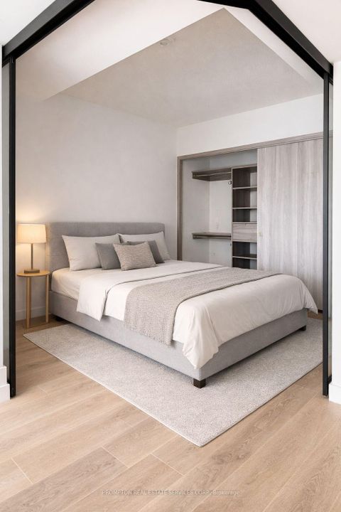 Photo 8 at 812 - 1 Concord CityPlace Way, Waterfront Communities C1, Toronto