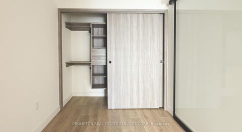 Photo 9 at 812 - 1 Concord CityPlace Way, Waterfront Communities C1, Toronto