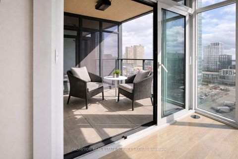 Photo 14 at 812 - 1 Concord CityPlace Way, Waterfront Communities C1, Toronto