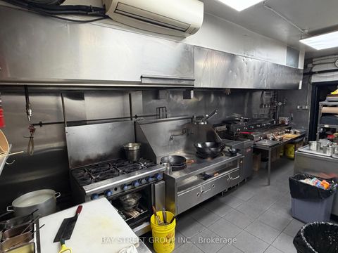 Photo 5 at 307 Spadina Avenue, Chinatown, Toronto