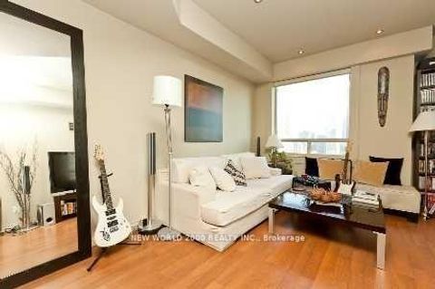 Photo 3 at Ph09 - 633 Bay Street, Bay Street Corridor, Toronto