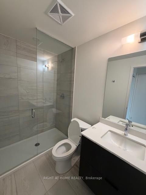 Photo 6 at 307 - 6 DAVID EYER Road, Rural Richmond Hill, Richmond Hill