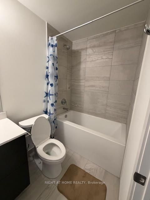 Photo 8 at 307 - 6 DAVID EYER Road, Rural Richmond Hill, Richmond Hill