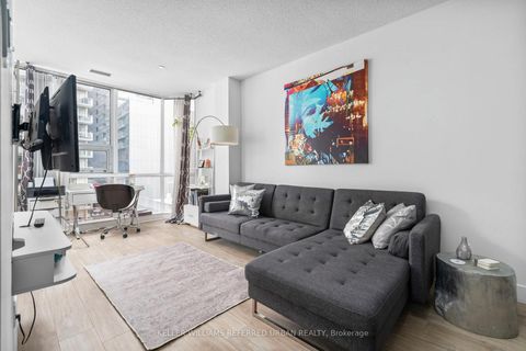 Photo 13 at 706 - 393 King Street W, Waterfront Communities C1, Toronto