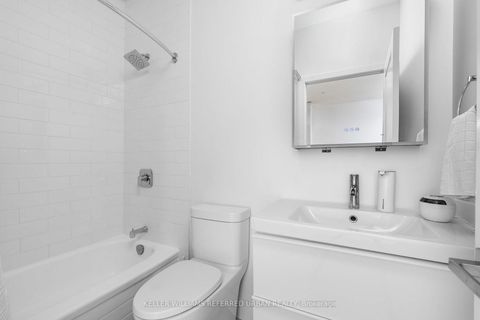 Photo 23 at 706 - 393 King Street W, Waterfront Communities C1, Toronto