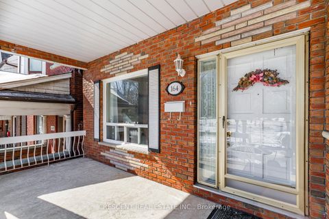Photo 2 at 164 Roxton Road, Bellwoods, Toronto