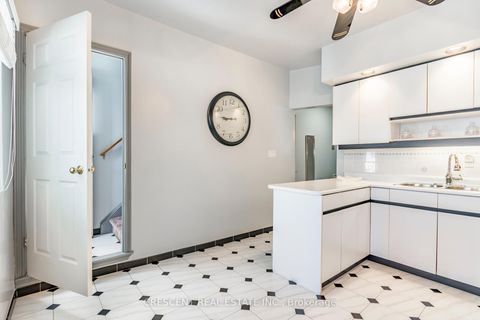 Photo 13 at 164 Roxton Road, Bellwoods, Toronto