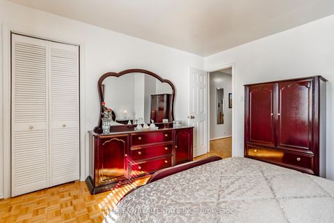 Photo 17 at 164 Roxton Road, Bellwoods, Toronto