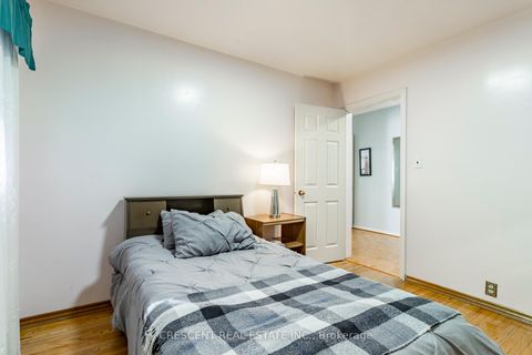 Photo 20 at 164 Roxton Road, Bellwoods, Toronto
