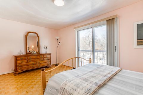 Photo 27 at 164 Roxton Road, Bellwoods, Toronto