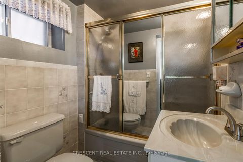 Photo 31 at 164 Roxton Road, Bellwoods, Toronto