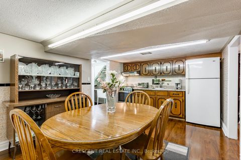 Photo 32 at 164 Roxton Road, Bellwoods, Toronto