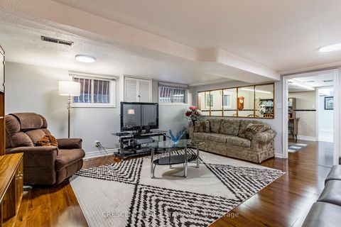 Photo 34 at 164 Roxton Road, Bellwoods, Toronto