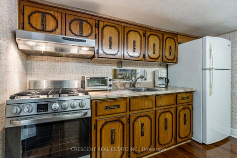 Photo 36 at 164 Roxton Road, Bellwoods, Toronto