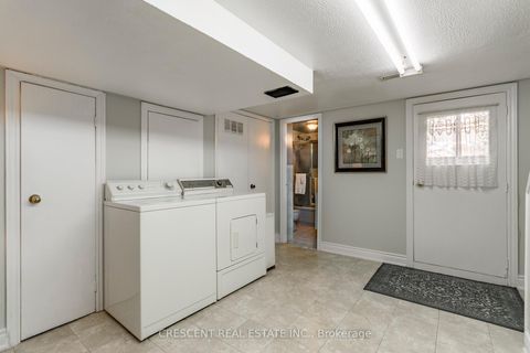 Photo 40 at 164 Roxton Road, Bellwoods, Toronto