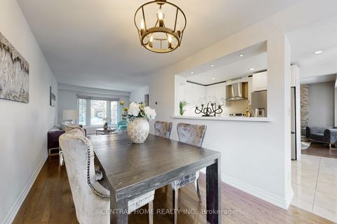 Photo 8 at 30 Moffat Crescent, Aurora Heights, Aurora