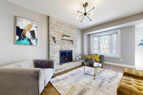 Photo 11 at 30 Moffat Crescent, Aurora Heights, Aurora