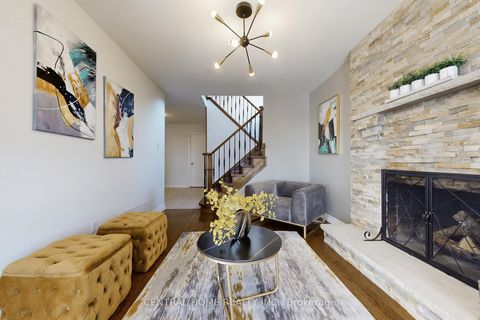 Photo 13 at 30 Moffat Crescent, Aurora Heights, Aurora