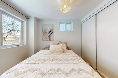 Photo 41 at 30 Moffat Crescent, Aurora Heights, Aurora