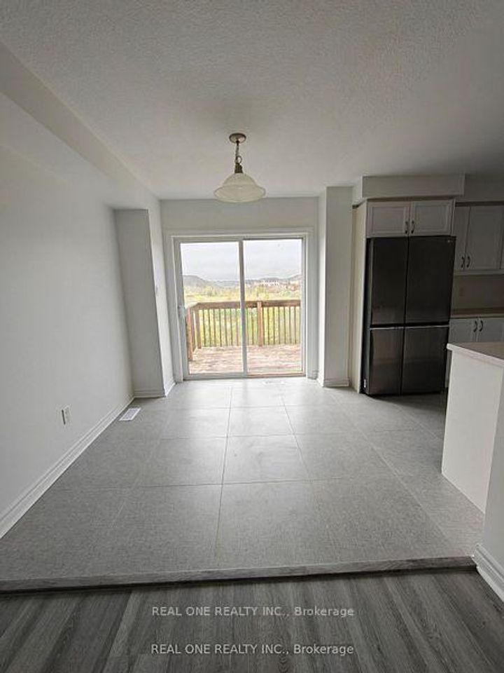 Photo 6 at 51 Mayland Trail, Stoney Creek Mountain, Hamilton