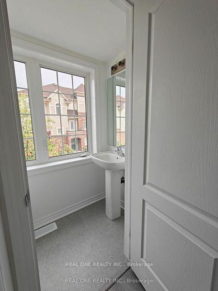 Photo 9 at 51 Mayland Trail, Stoney Creek Mountain, Hamilton