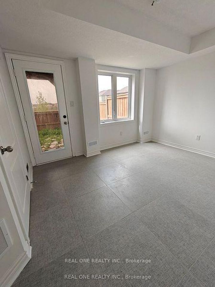 Photo 26 at 51 Mayland Trail, Stoney Creek Mountain, Hamilton