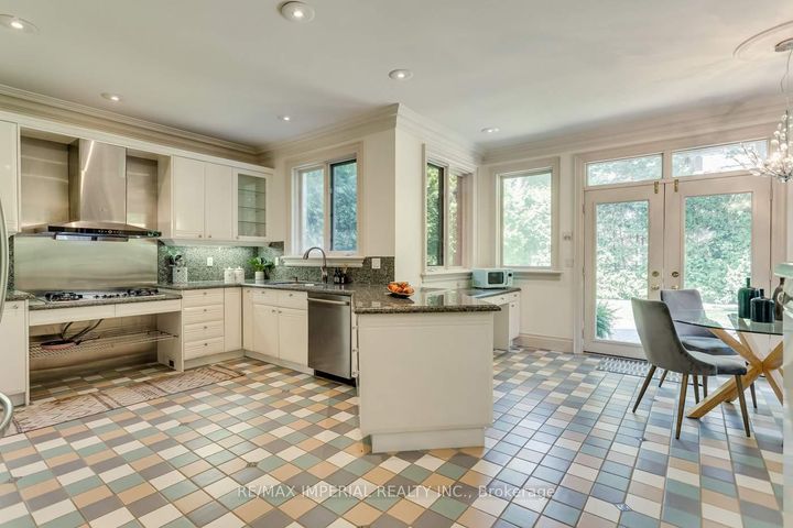 Photo 14 at 270 Spring Garden Avenue, Willowdale East, Toronto