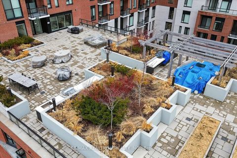 Photo 10 at 323 - 3100 Keele Street, CFB, Toronto