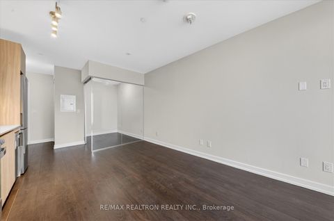 Photo 36 at 323 - 3100 Keele Street, CFB, Toronto