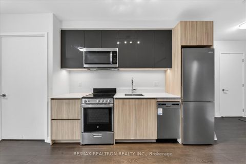 Photo 38 at 323 - 3100 Keele Street, CFB, Toronto