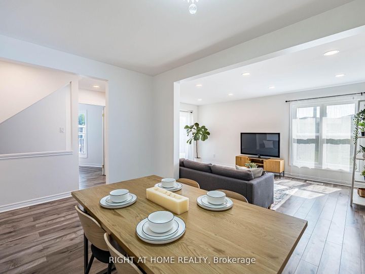 Photo 7 at 2 Giles Court, Jamestown, Toronto