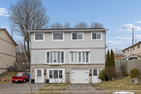 Photo 2 at 953 Southridge Street, Donevan, Oshawa