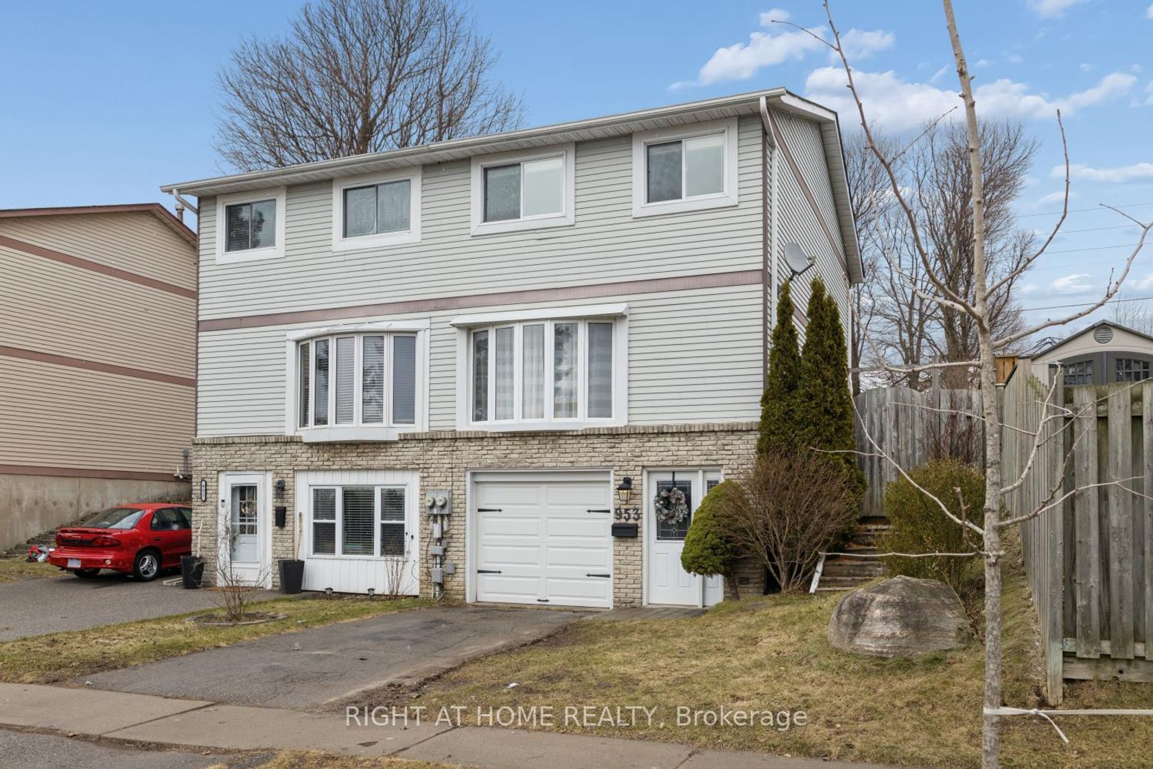 953 Southridge Street, Donevan, Oshawa 