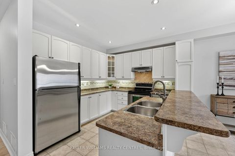 Photo 12 at 137 Woodbury Crescent, Summerhill Estates, Newmarket