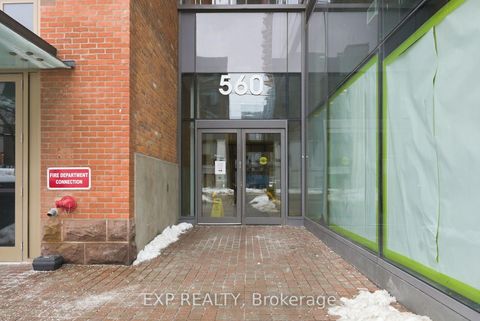 Photo 3 at 213 - 560 King Street W, Waterfront Communities C1, Toronto