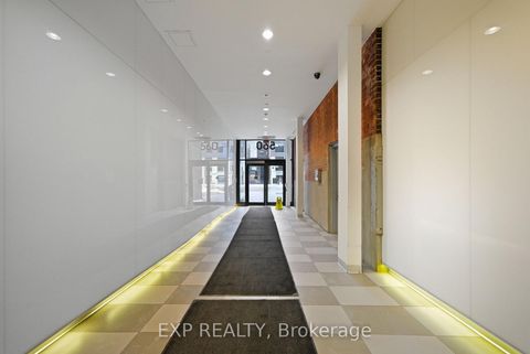 Photo 6 at 213 - 560 King Street W, Waterfront Communities C1, Toronto