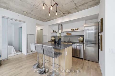 Photo 16 at 213 - 560 King Street W, Waterfront Communities C1, Toronto