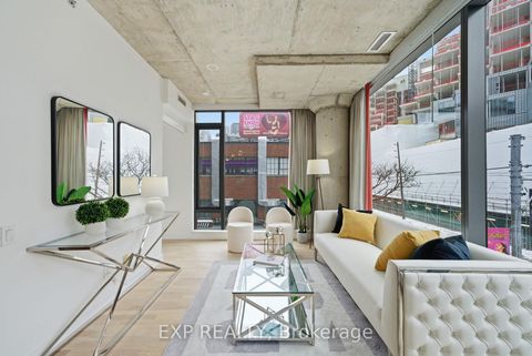 Photo 18 at 213 - 560 King Street W, Waterfront Communities C1, Toronto