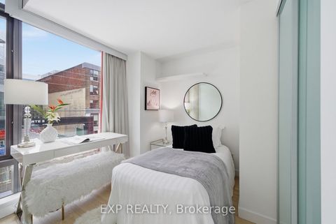 Photo 21 at 213 - 560 King Street W, Waterfront Communities C1, Toronto