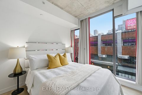 Photo 24 at 213 - 560 King Street W, Waterfront Communities C1, Toronto