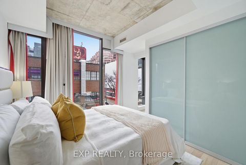 Photo 25 at 213 - 560 King Street W, Waterfront Communities C1, Toronto