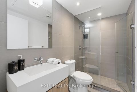 Photo 28 at 213 - 560 King Street W, Waterfront Communities C1, Toronto