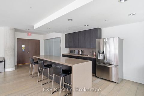 Photo 32 at 213 - 560 King Street W, Waterfront Communities C1, Toronto