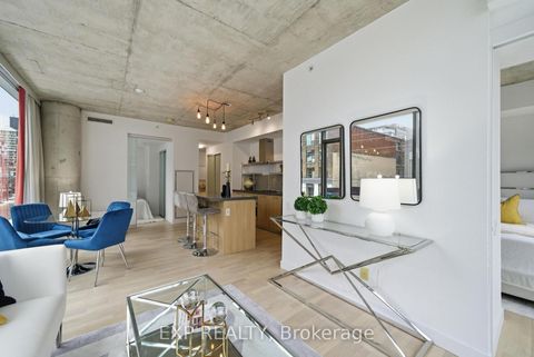 Photo 42 at 213 - 560 King Street W, Waterfront Communities C1, Toronto