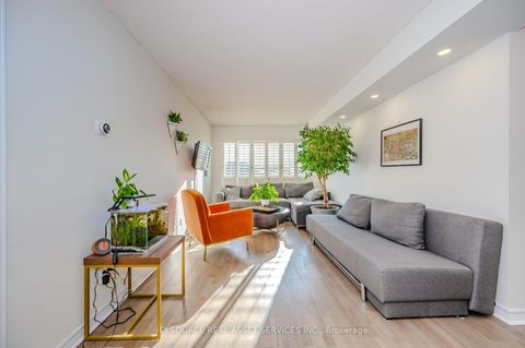 Photo 3 at 316 - 211 Randolph Road, Leaside, Toronto