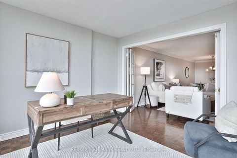 Photo 12 at 605 - 65 Spring Garden Avenue, Willowdale East, Toronto