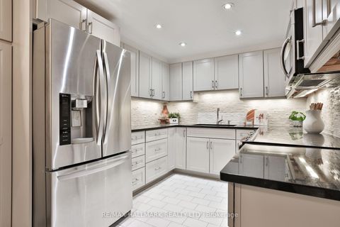 Photo 15 at 605 - 65 Spring Garden Avenue, Willowdale East, Toronto